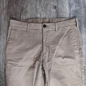 Uniqlo Men’s Khaki Chino Pants 30W 34L